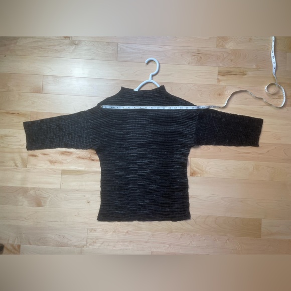 Olsen Collection black top, size 8 - Picture 3 of 5